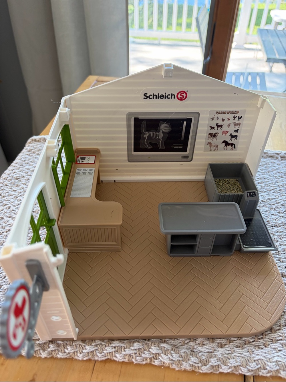 Schleich Veterinary Clinic Playset - White and Tan